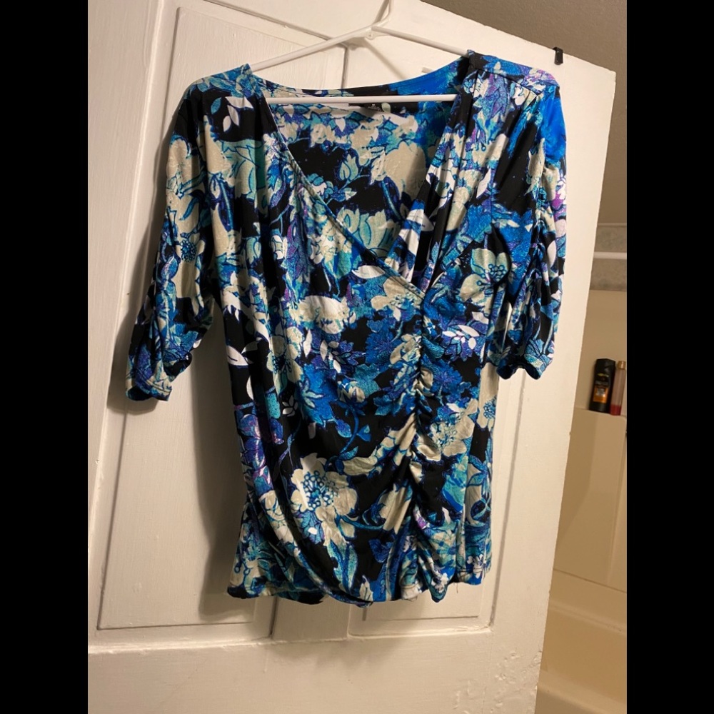 Three quarter sleeve top